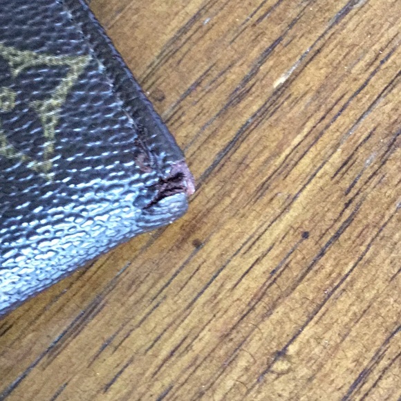 LV MONO DOUBLE SNAP WALLET professionally cleaned - Picture 12 of 13